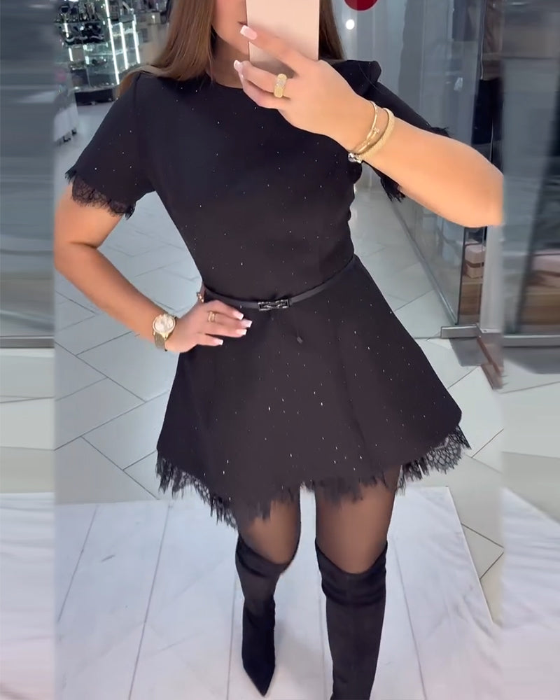 Glinsterende Kantjurk Met Korte Mouwen En A-Lijn