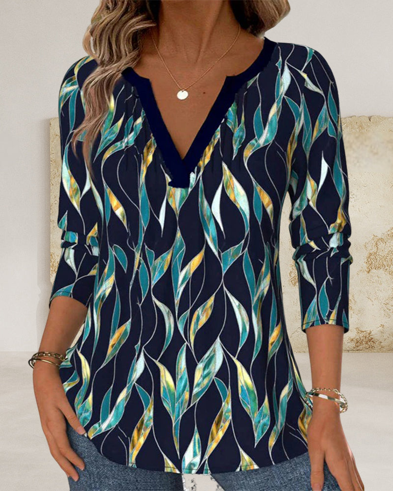 T-shirt casual bladprint v-hals