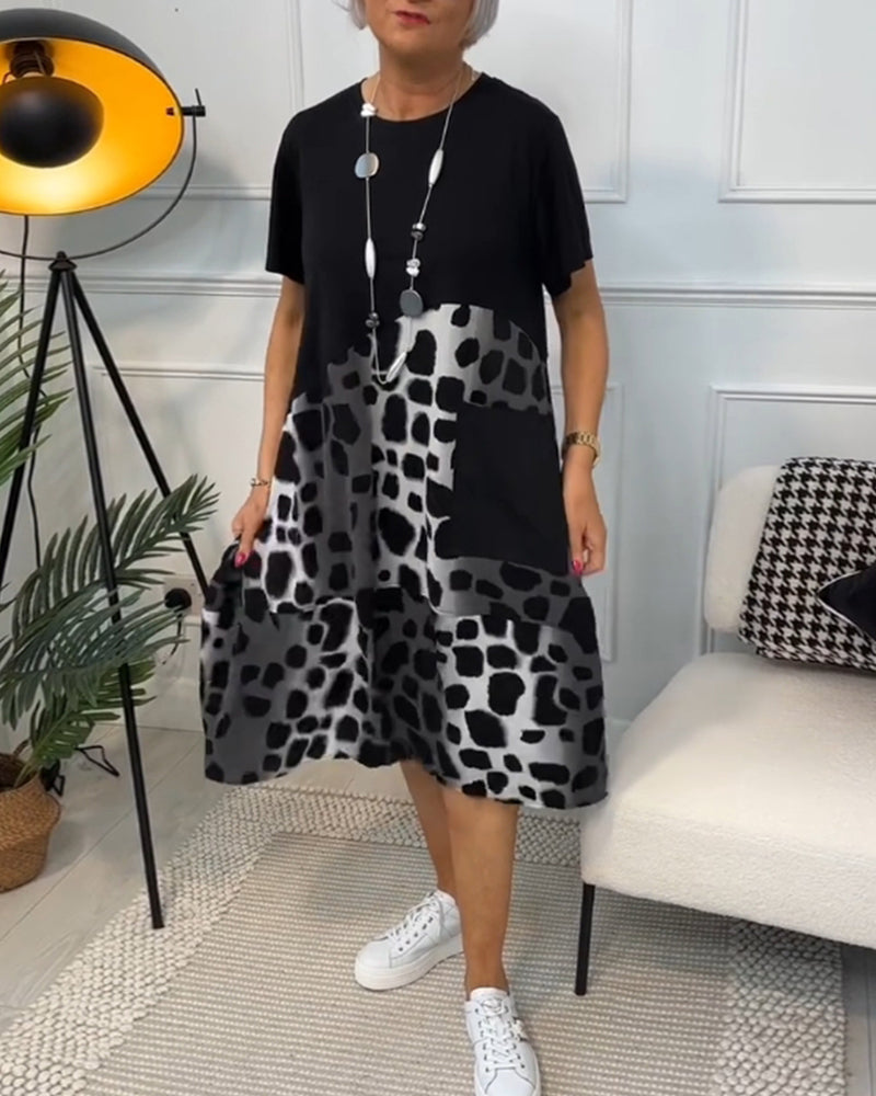 Jurk met korte mouwen en ronde hals met print