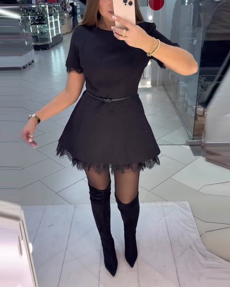 Glinsterende Kantjurk Met Korte Mouwen En A-Lijn