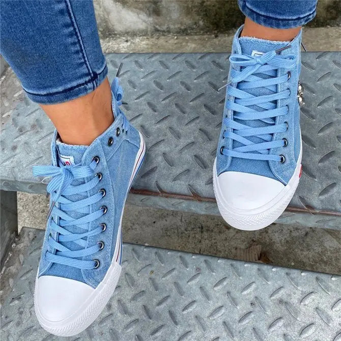 Blauwe high-top denim sneakers - trendy damesschoenen