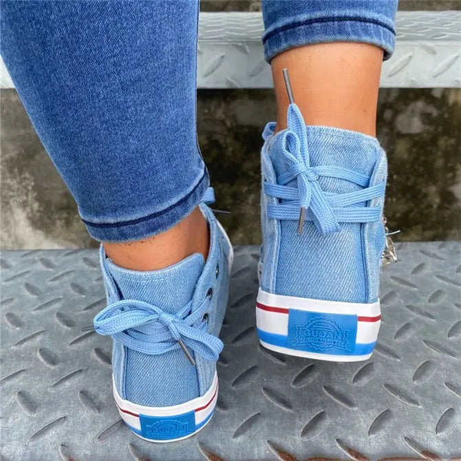 Blauwe high-top denim sneakers - trendy damesschoenen