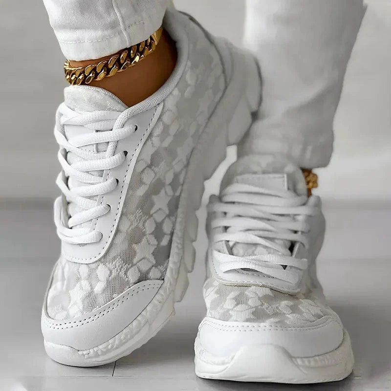 Lace sneakers - elegante en luchtige damesschoenen