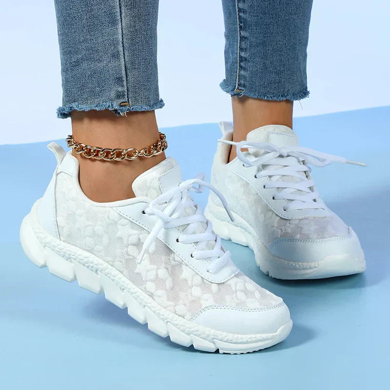 Lace sneakers - elegante en luchtige damesschoenen