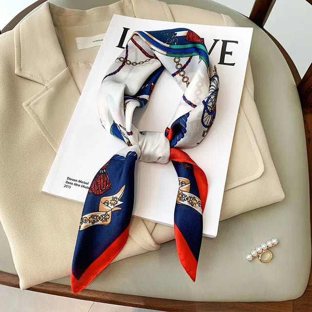 Zijden sjaal - elegante zwarte en crèmewitte accessoire voor dames