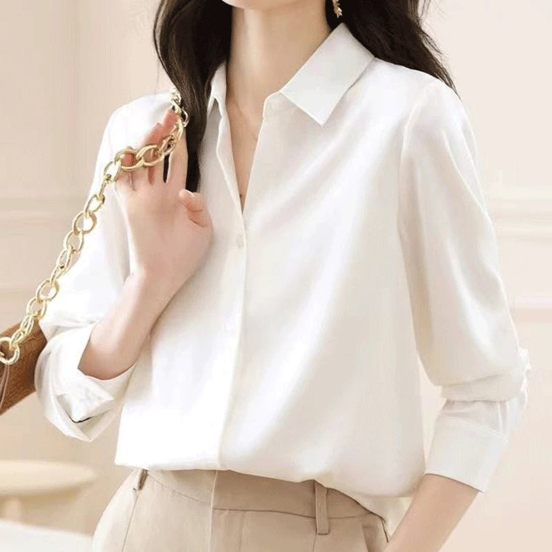 Witte zijden blouse met lange mouwen