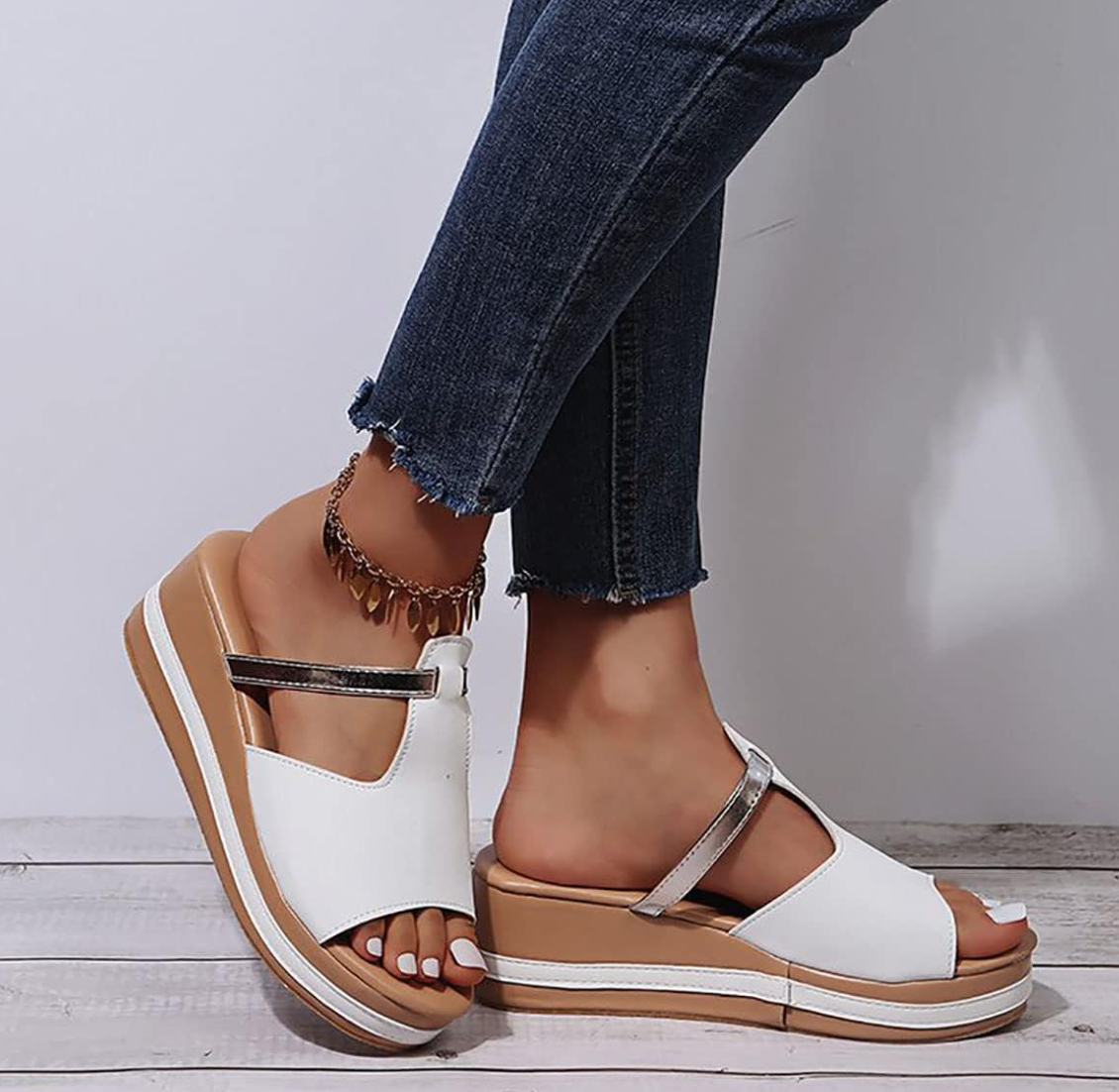 Witte sleehaksandalen