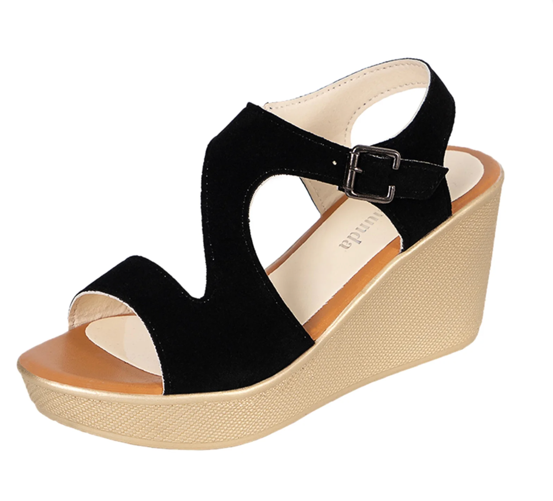 Zwarte wedgesandalen met gespsluiting