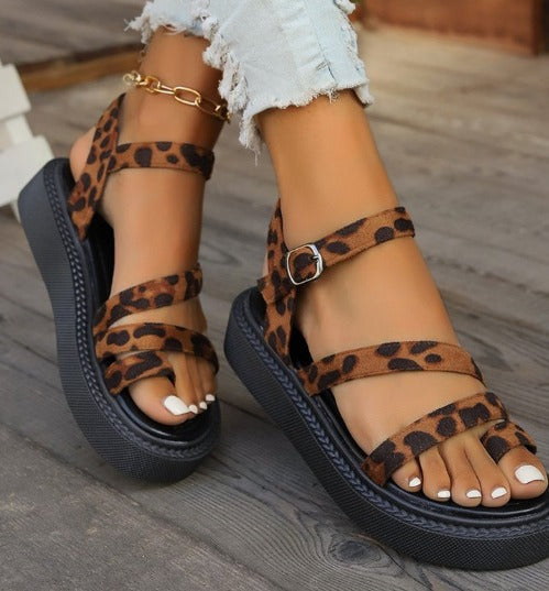 Luipaardprint sandalen met bandjes