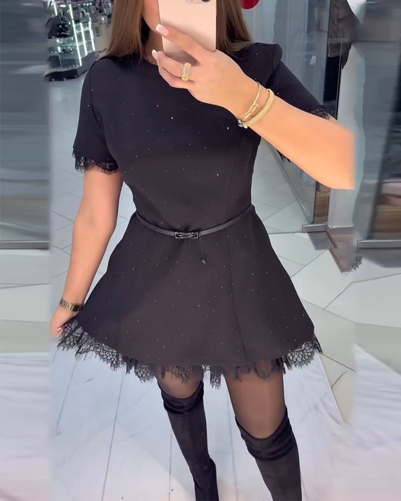 Glinsterende Kantjurk Met Korte Mouwen En A-Lijn