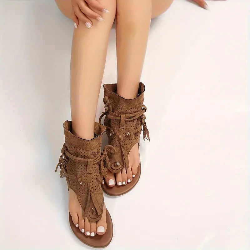 Bruine sandalen met franjes en veters