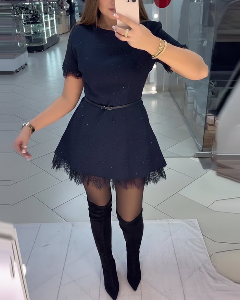 Glinsterende Kantjurk Met Korte Mouwen En A-Lijn