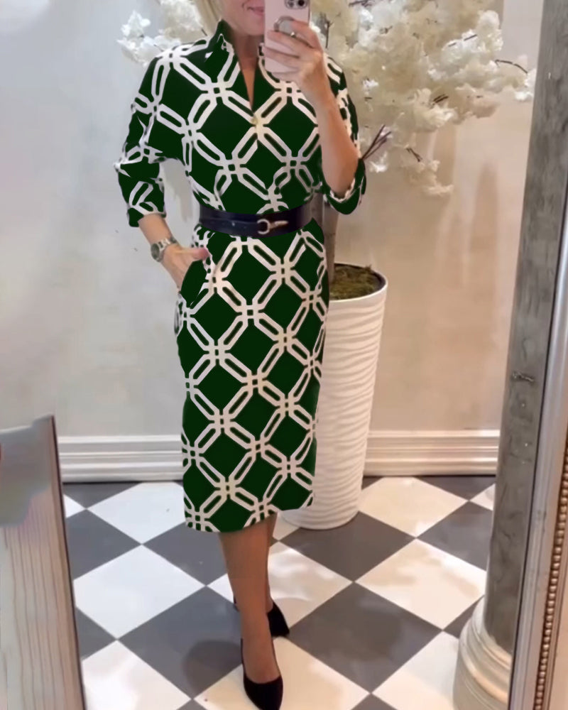 Elegante jurk met geometrische print en zijsplit