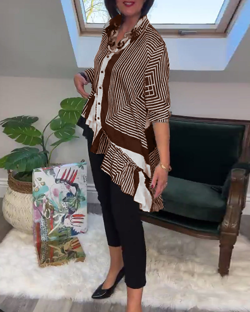 Modieus overhemd met onregelmatige patchwork-knopen en print