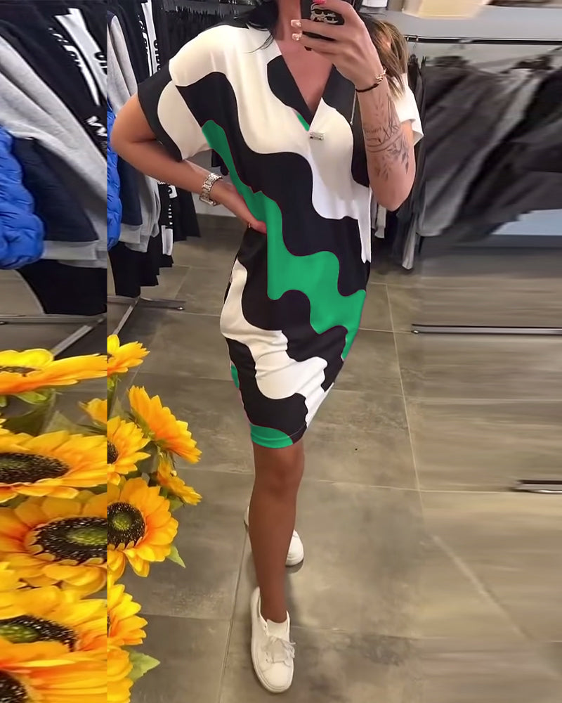 Jurk Met V-Hals En Golvend Print