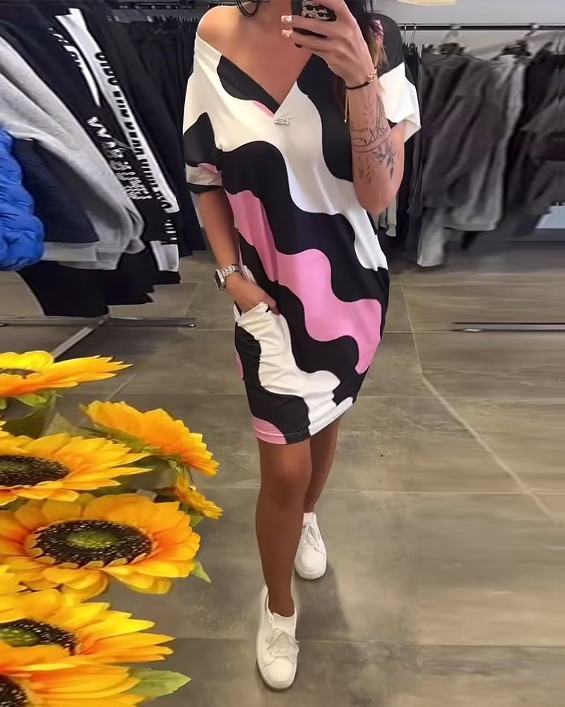 Jurk Met V-Hals En Golvend Print