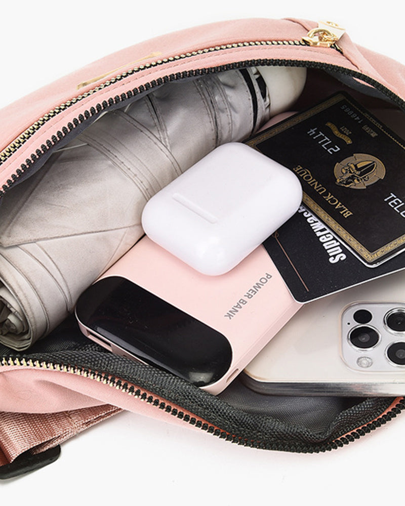 Eenvoudige effenkleurige schoudertas aan de voorkant