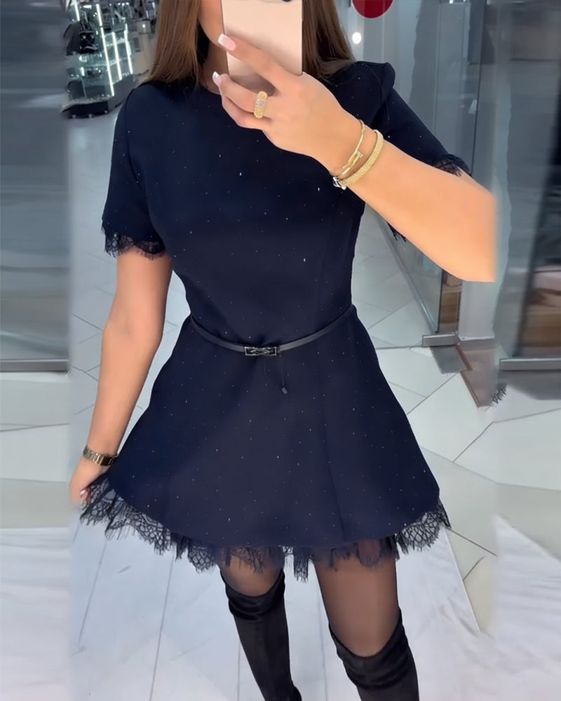 Glinsterende Kantjurk Met Korte Mouwen En A-Lijn