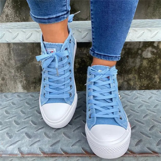 Blauwe high-top denim sneakers - trendy damesschoenen
