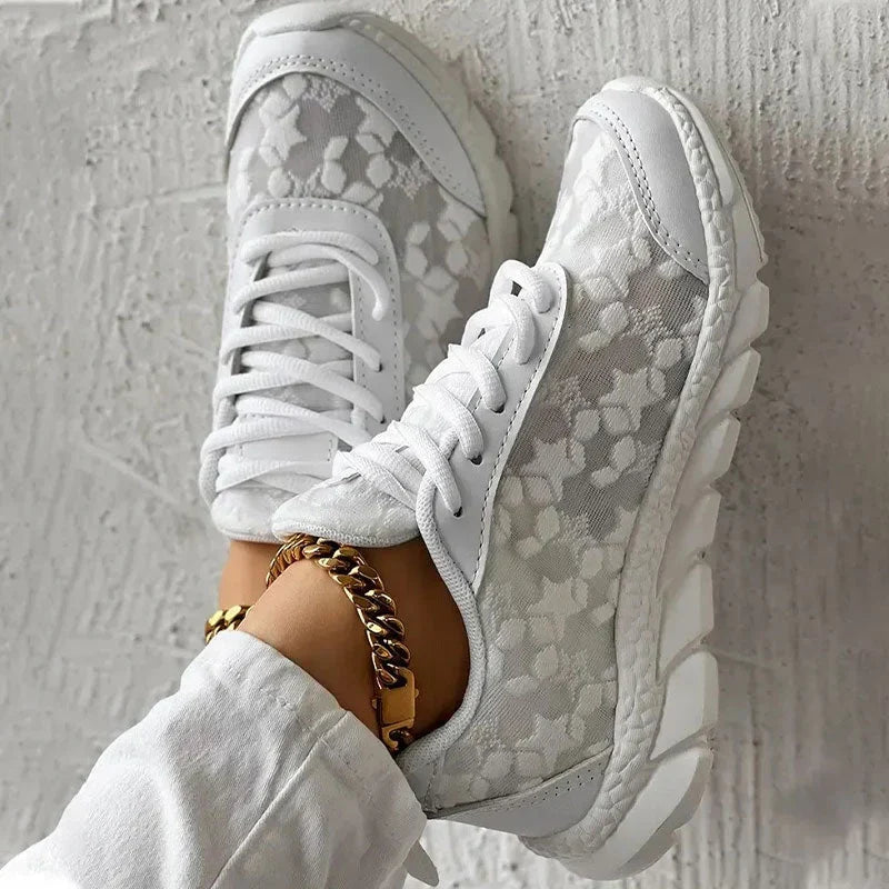 Lace sneakers - elegante en luchtige damesschoenen