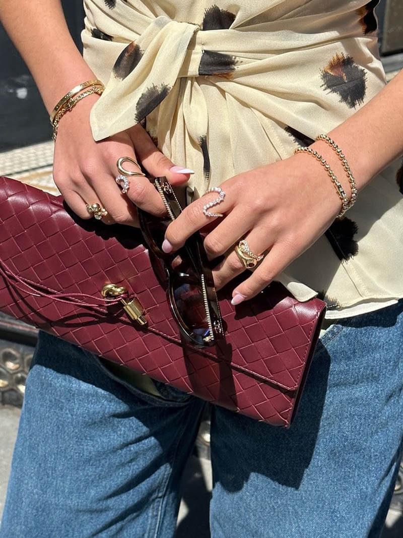 Leren klassieke handtas voor dames - slank en minimalistisch